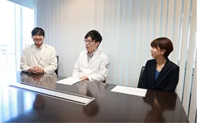 先輩職員との座談会の写真