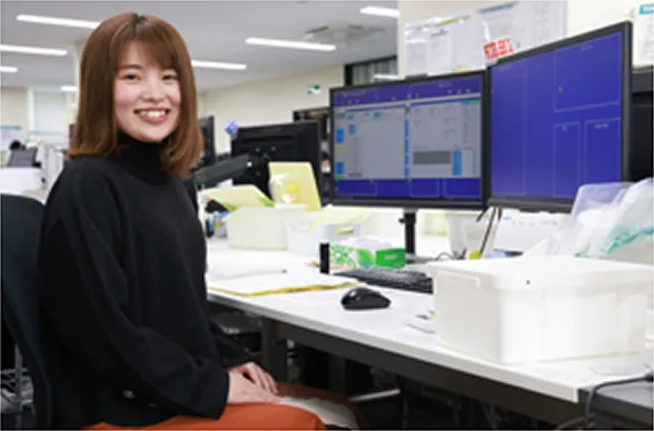SUNATECで働く先輩職員（S.M）の写真